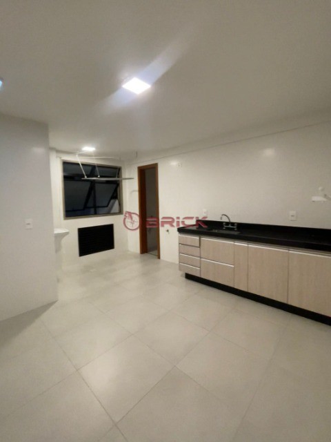 Apartamento à venda com 2 quartos, 93m² - Foto 5