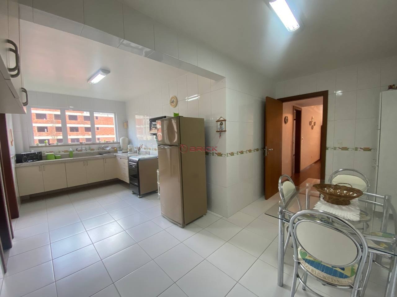 Apartamento à venda com 3 quartos, 118m² - Foto 11