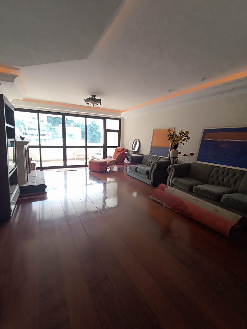 Apartamento para alugar com 3 quartos, 220m² - Foto 2