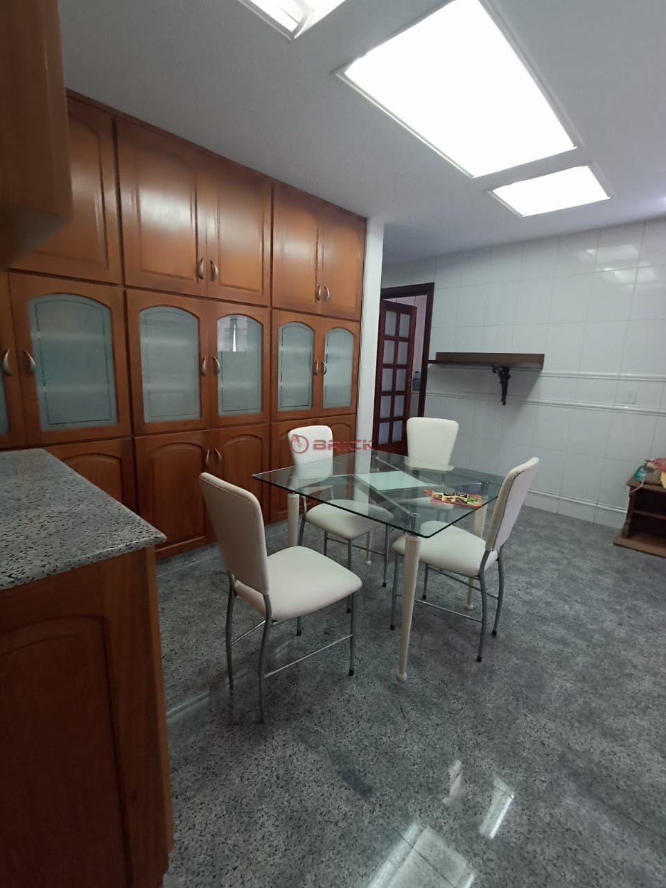 Apartamento para alugar com 3 quartos, 220m² - Foto 18