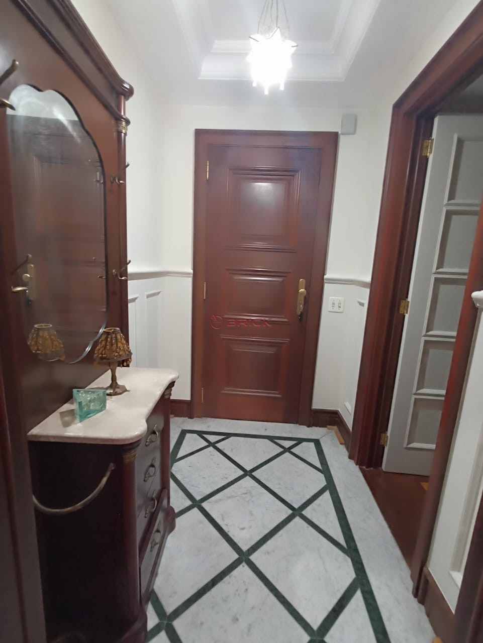 Apartamento para alugar com 3 quartos, 220m² - Foto 4