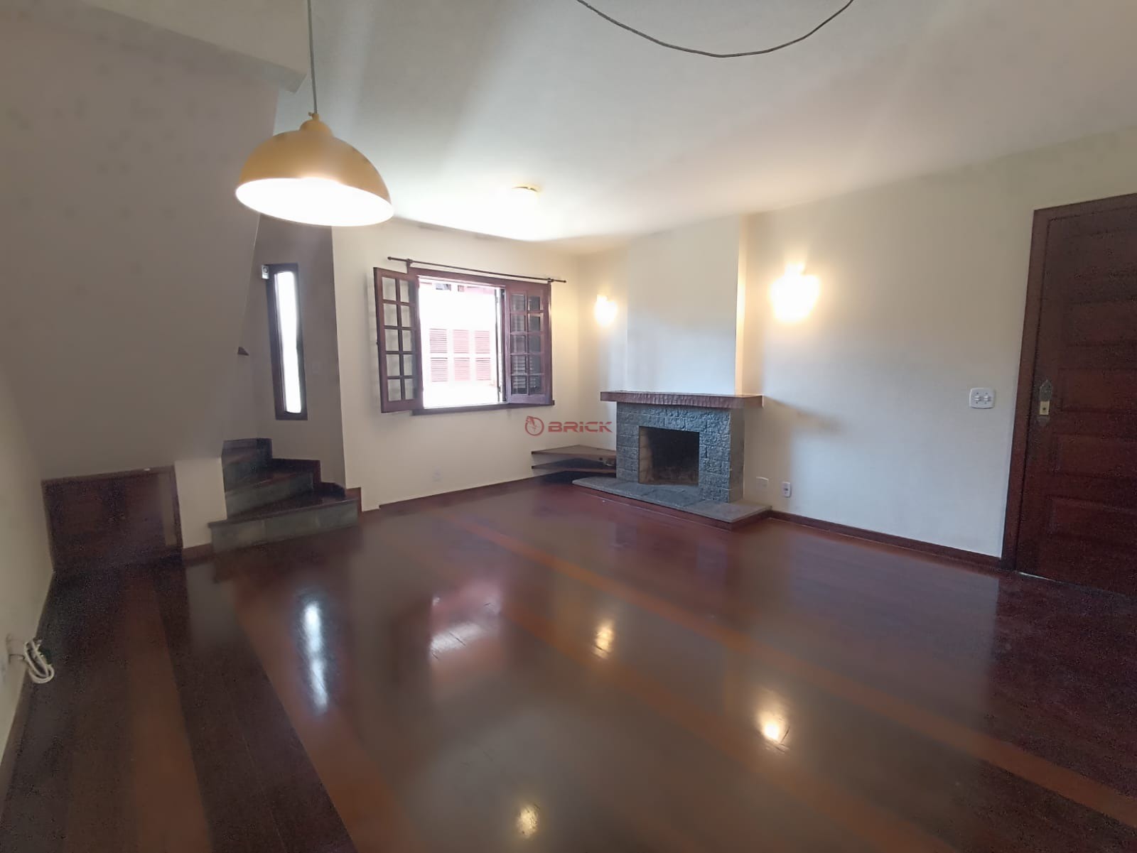 Casa à venda com 2 quartos, 90m² - Foto 1