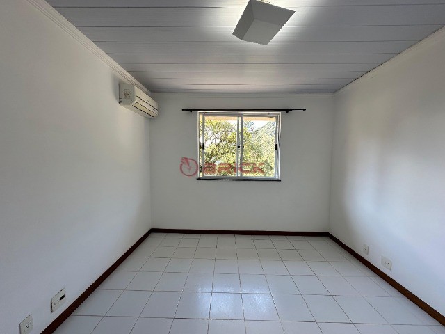 Casa à venda com 3 quartos, 128m² - Foto 14