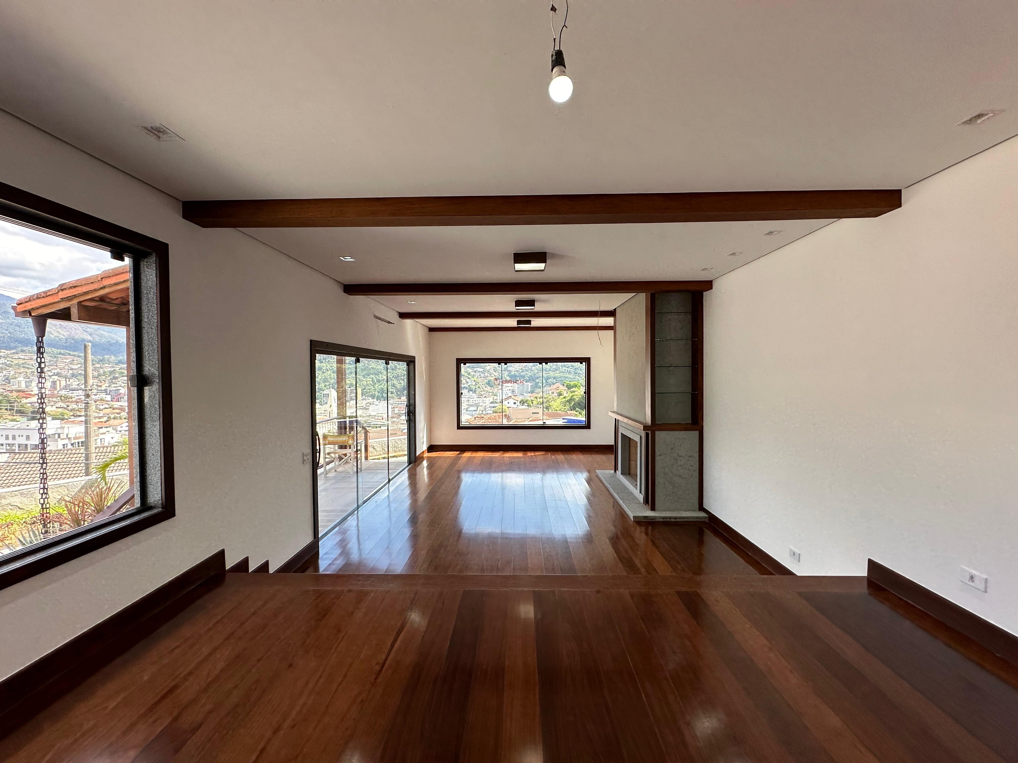 Casa à venda com 4 quartos, 317m² - Foto 5