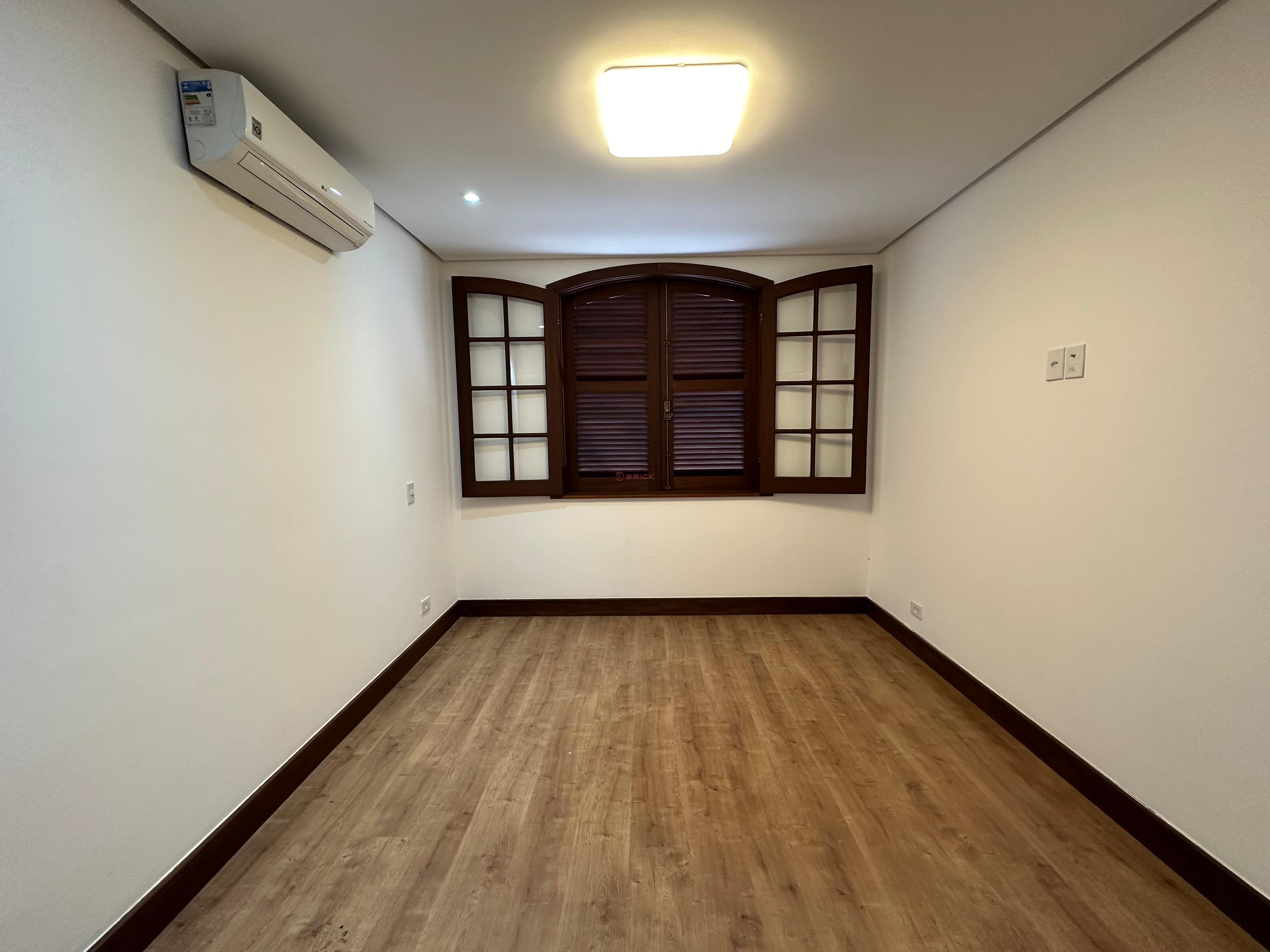 Casa à venda com 4 quartos, 317m² - Foto 22