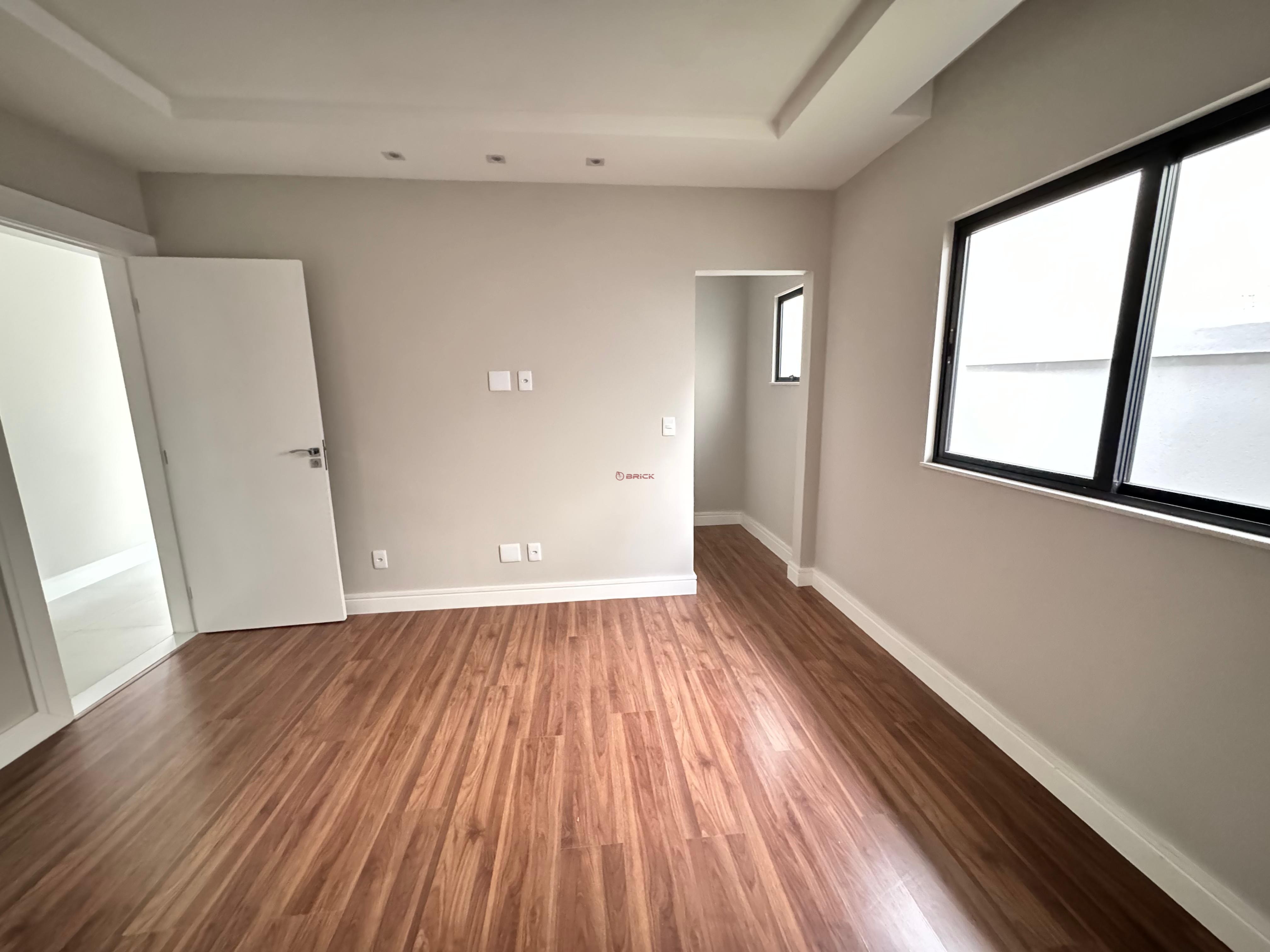 Casa à venda com 3 quartos, 210m² - Foto 6