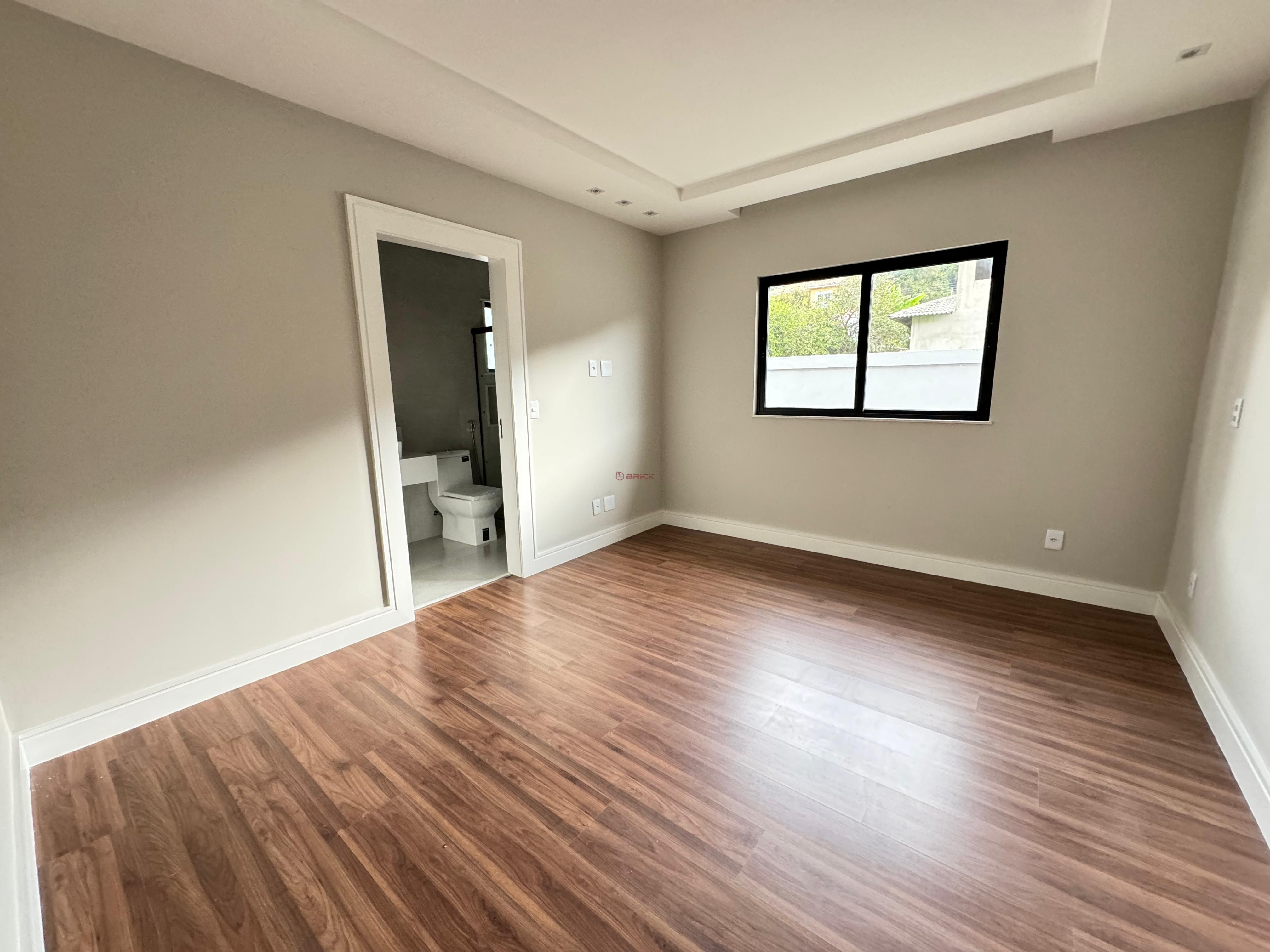 Casa à venda com 3 quartos, 210m² - Foto 11