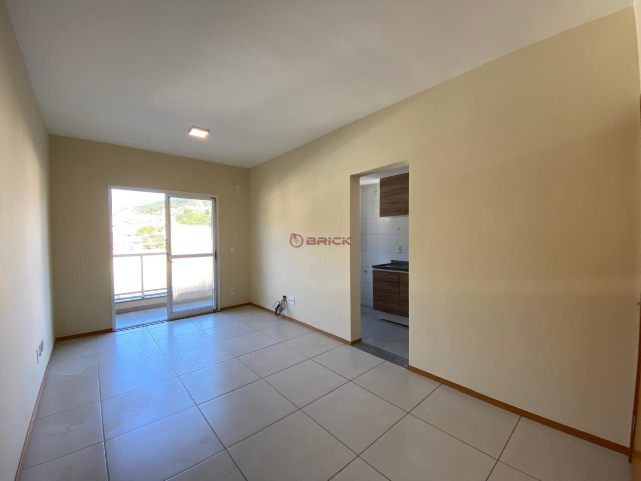 Apartamento à venda com 2 quartos, 70m² - Foto 3