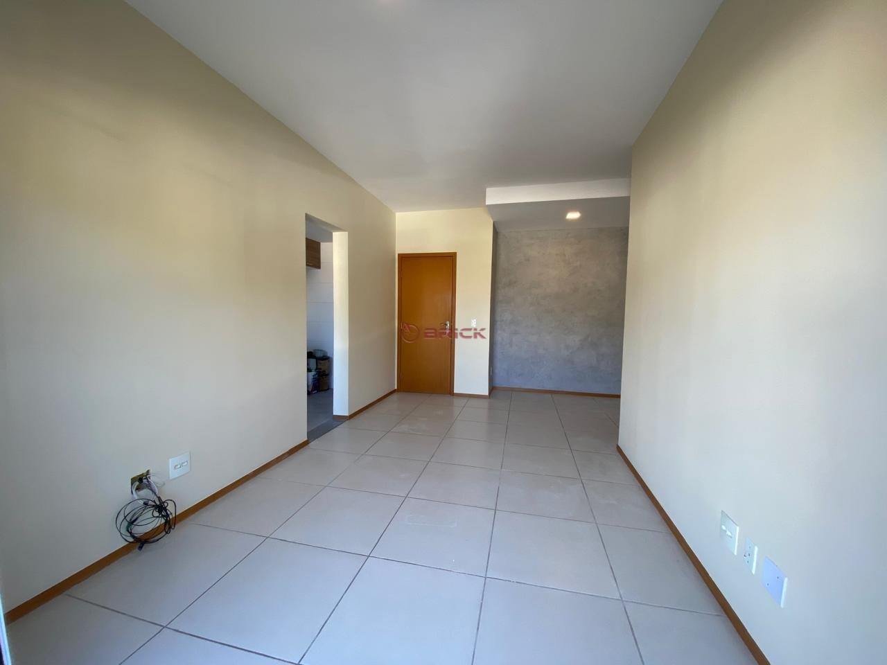 Apartamento à venda com 2 quartos, 70m² - Foto 2