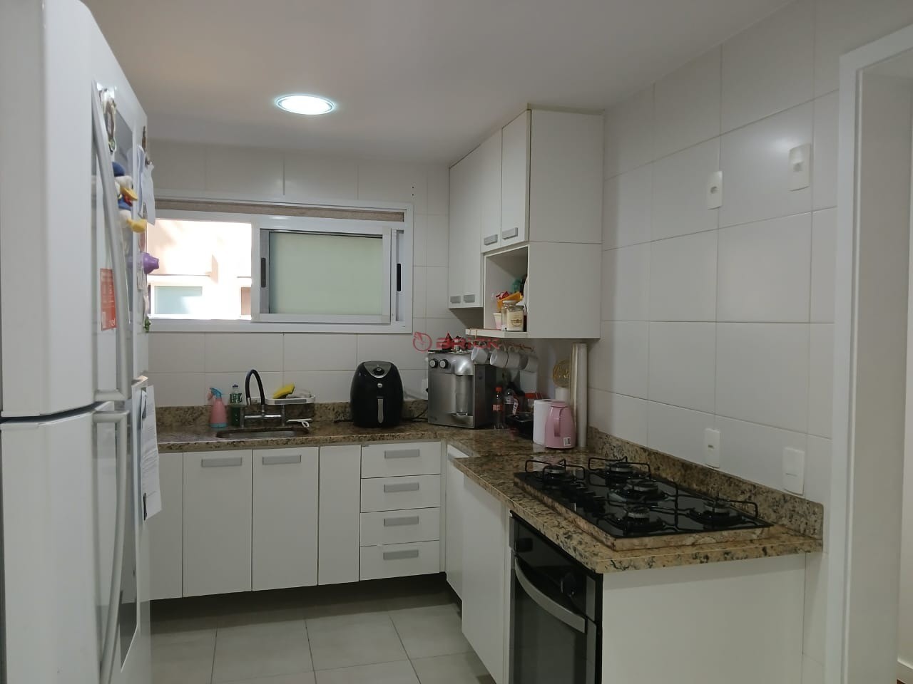 Apartamento à venda com 2 quartos, 90m² - Foto 3