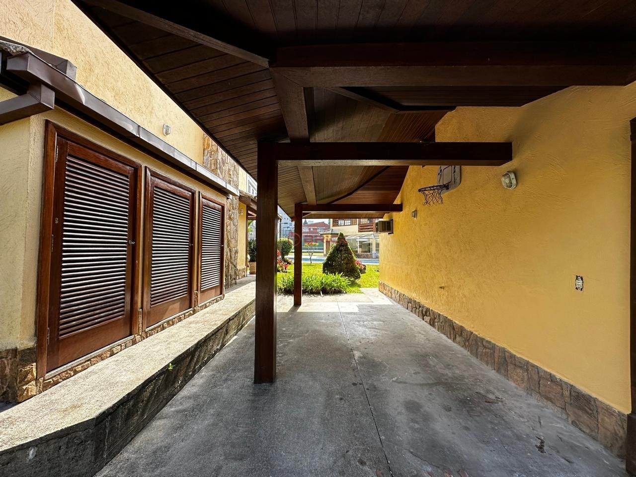 Casa à venda e aluguel com 4 quartos, 186m² - Foto 39