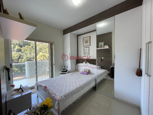 Apartamento à venda com 3 quartos, 136m² - Foto 7