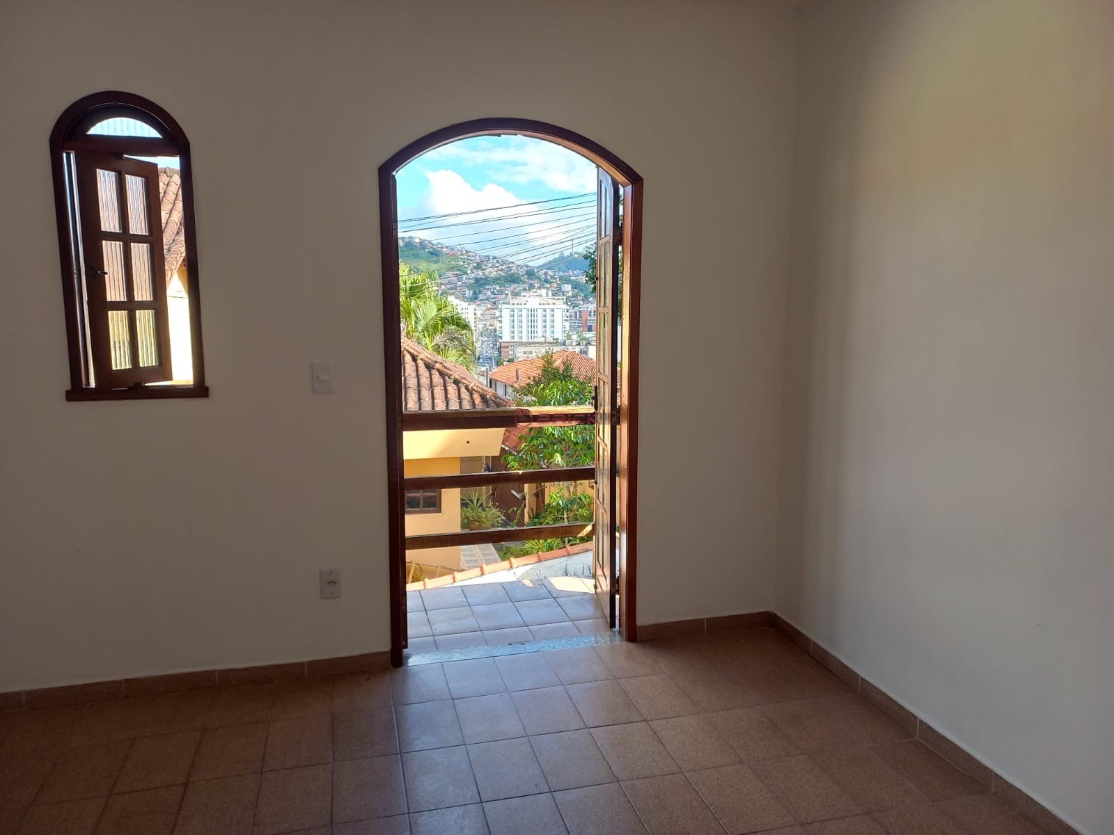 Casa à venda com 2 quartos, 60m² - Foto 12