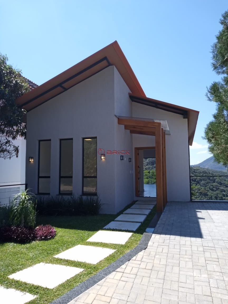 Casa à venda com 3 quartos, 145m² - Foto 1