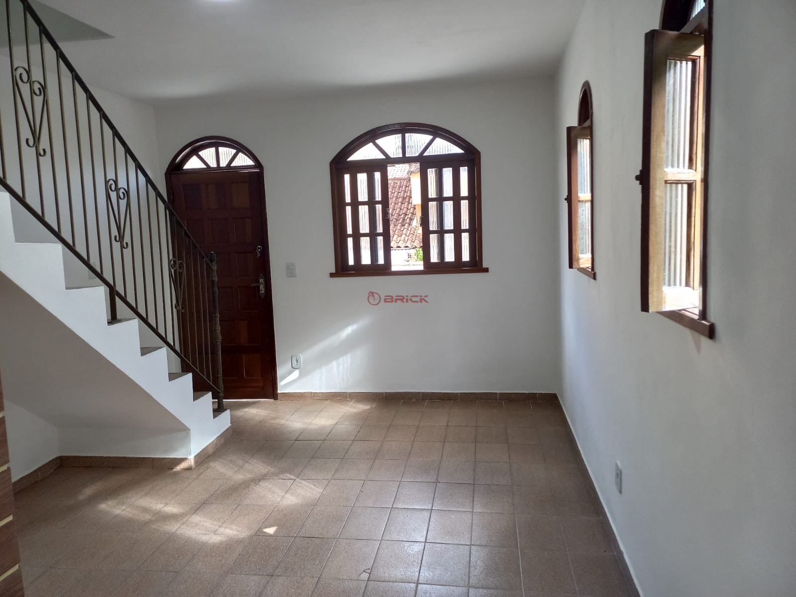 Casa à venda com 2 quartos, 60m² - Foto 8