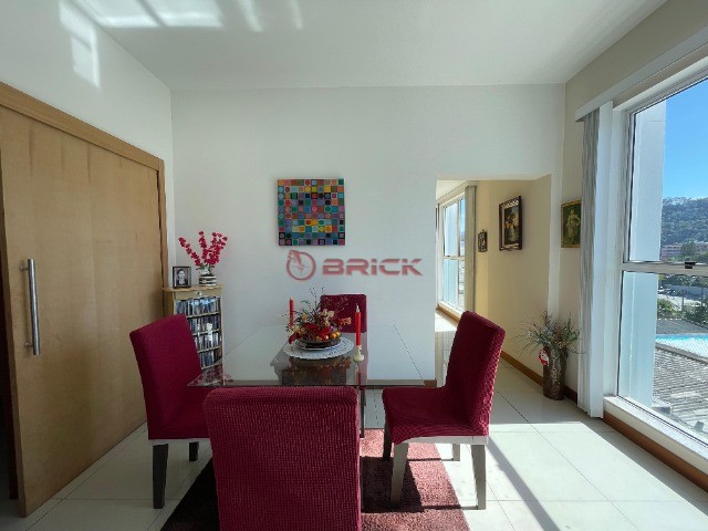 Apartamento à venda com 3 quartos, 136m² - Foto 4