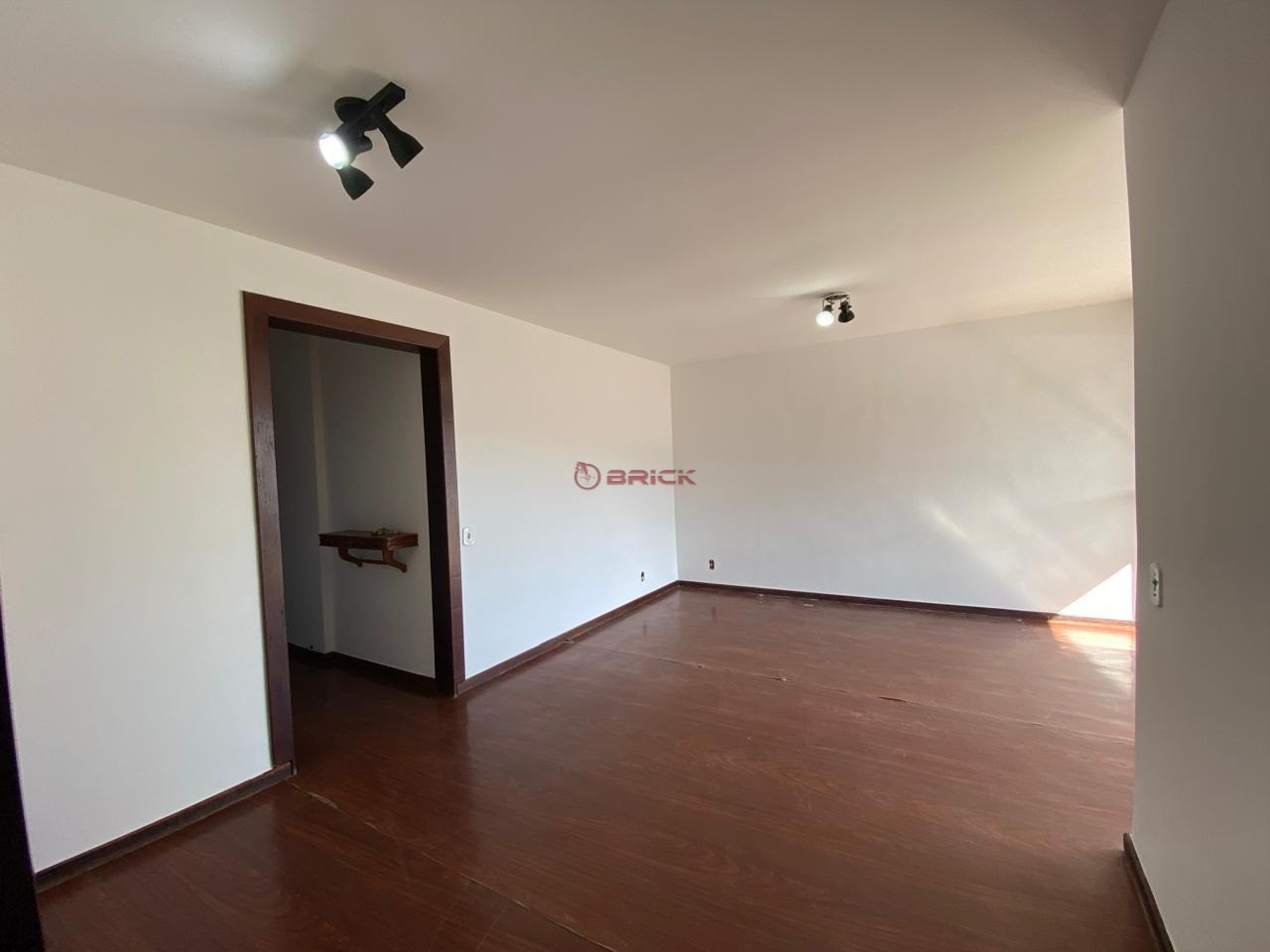 Apartamento à venda com 2 quartos, 70m² - Foto 4