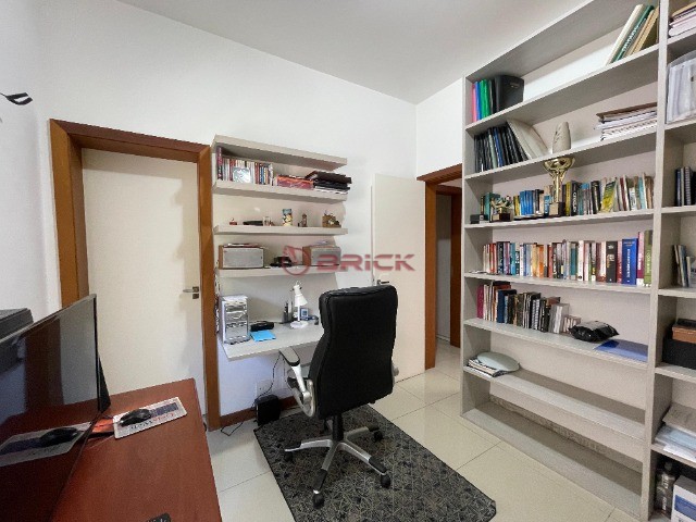 Apartamento à venda com 3 quartos, 136m² - Foto 11