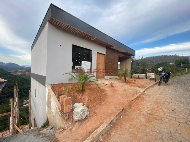 Casa à venda com 3 quartos, 175m² - Foto 2