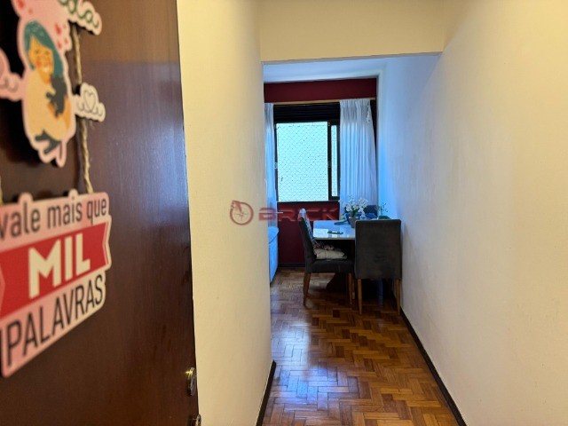 Apartamento à venda com 1 quarto, 33m² - Foto 2