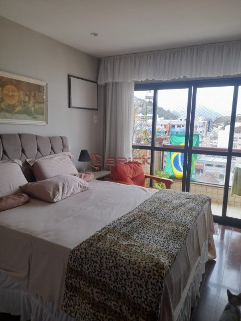 Apartamento à venda com 3 quartos, 140m² - Foto 4