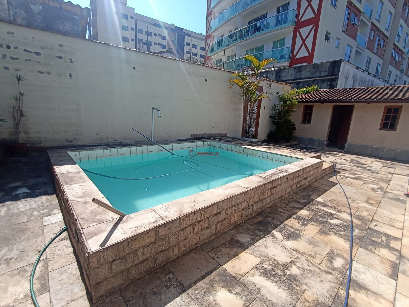 Casa à venda e aluguel com 3 quartos, 177m² - Foto 3