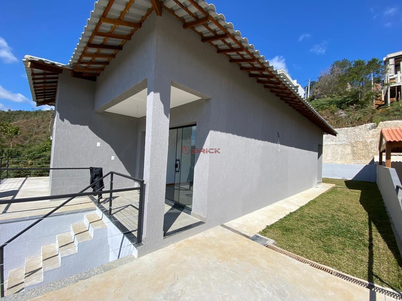 Casa à venda com 3 quartos, 120m² - Foto 1