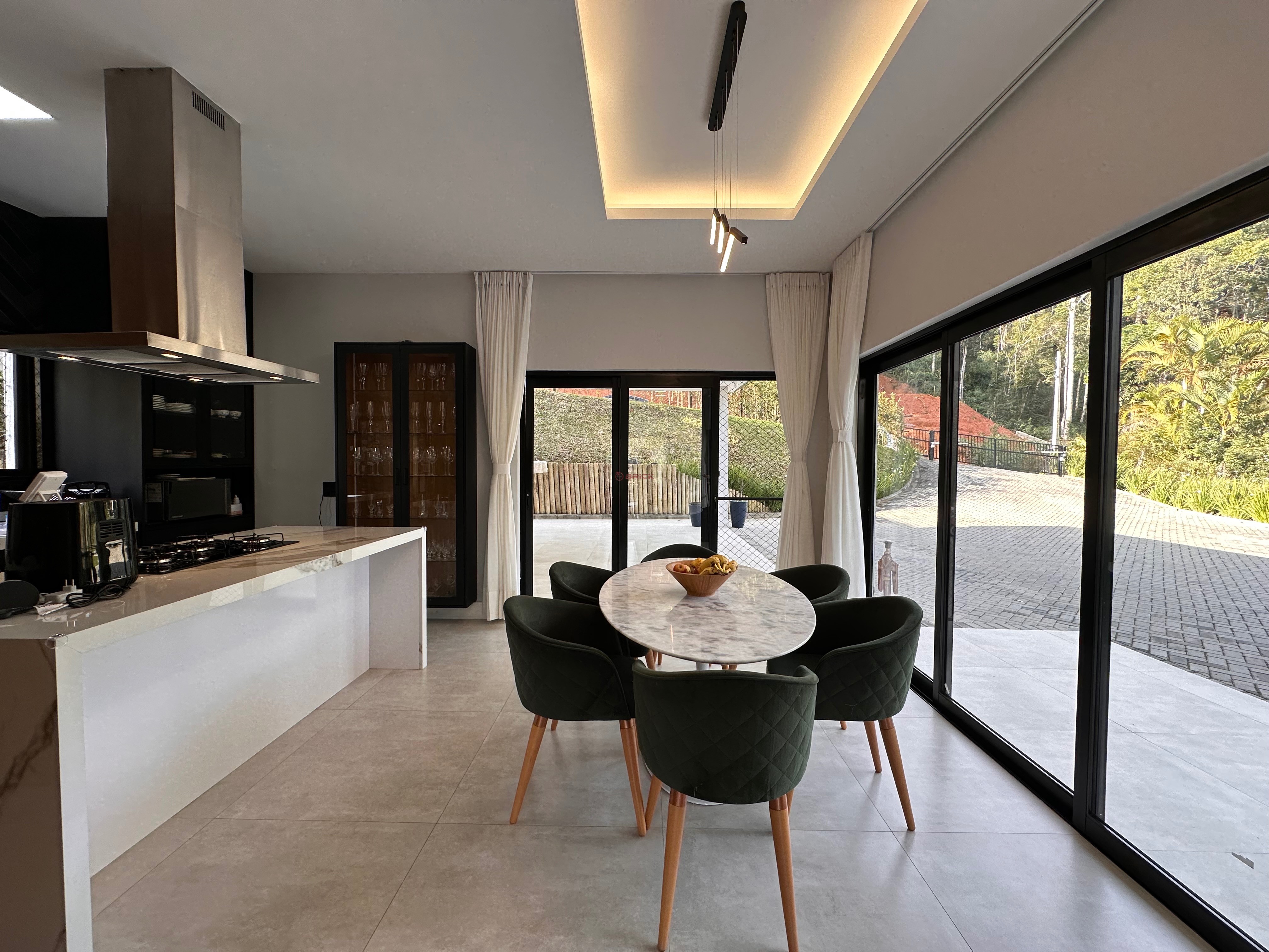 Casa à venda com 3 quartos, 280m² - Foto 12