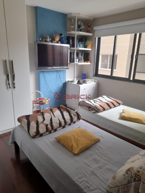 Apartamento à venda com 3 quartos, 140m² - Foto 7