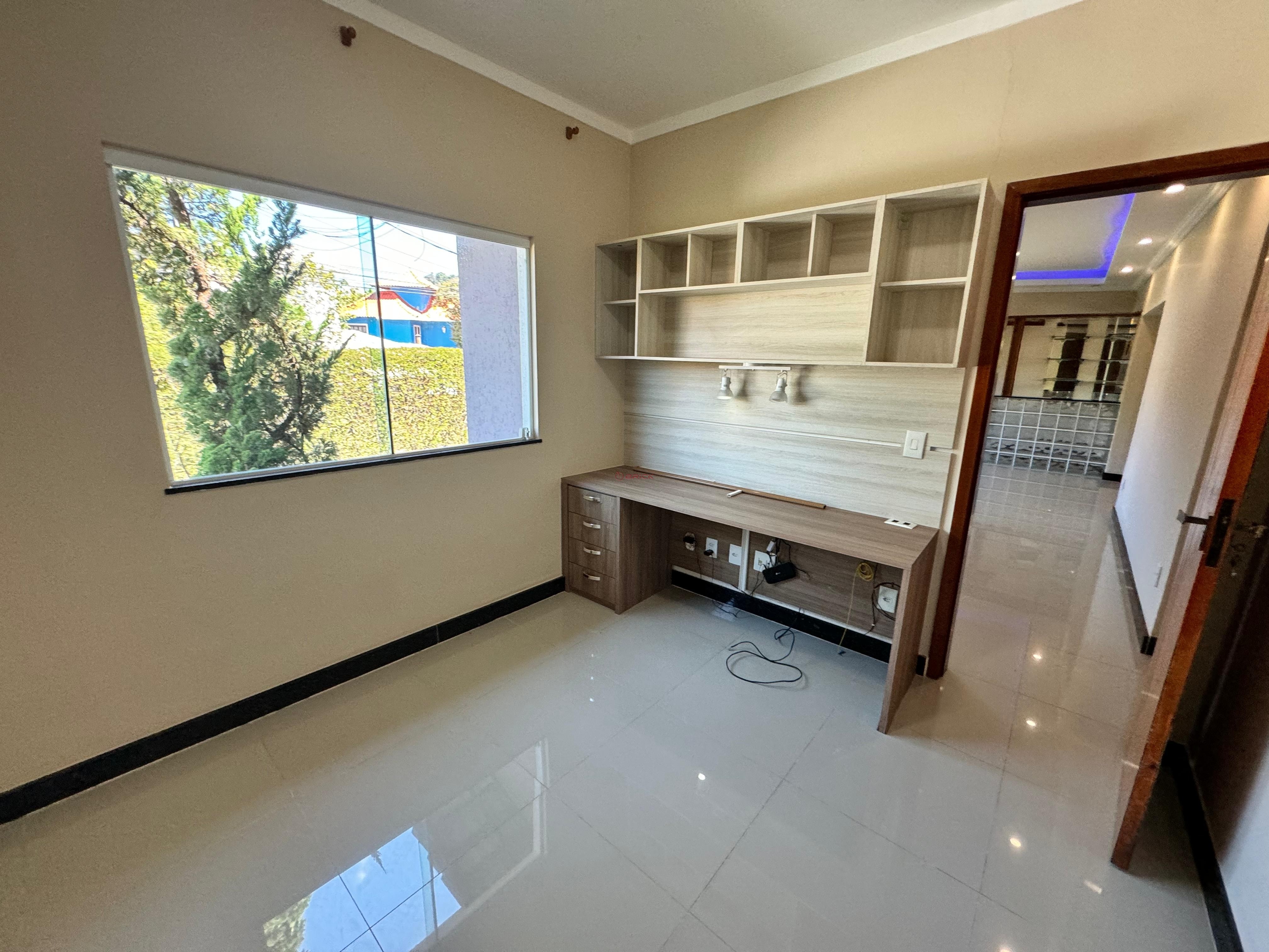 Casa à venda com 5 quartos, 186m² - Foto 13