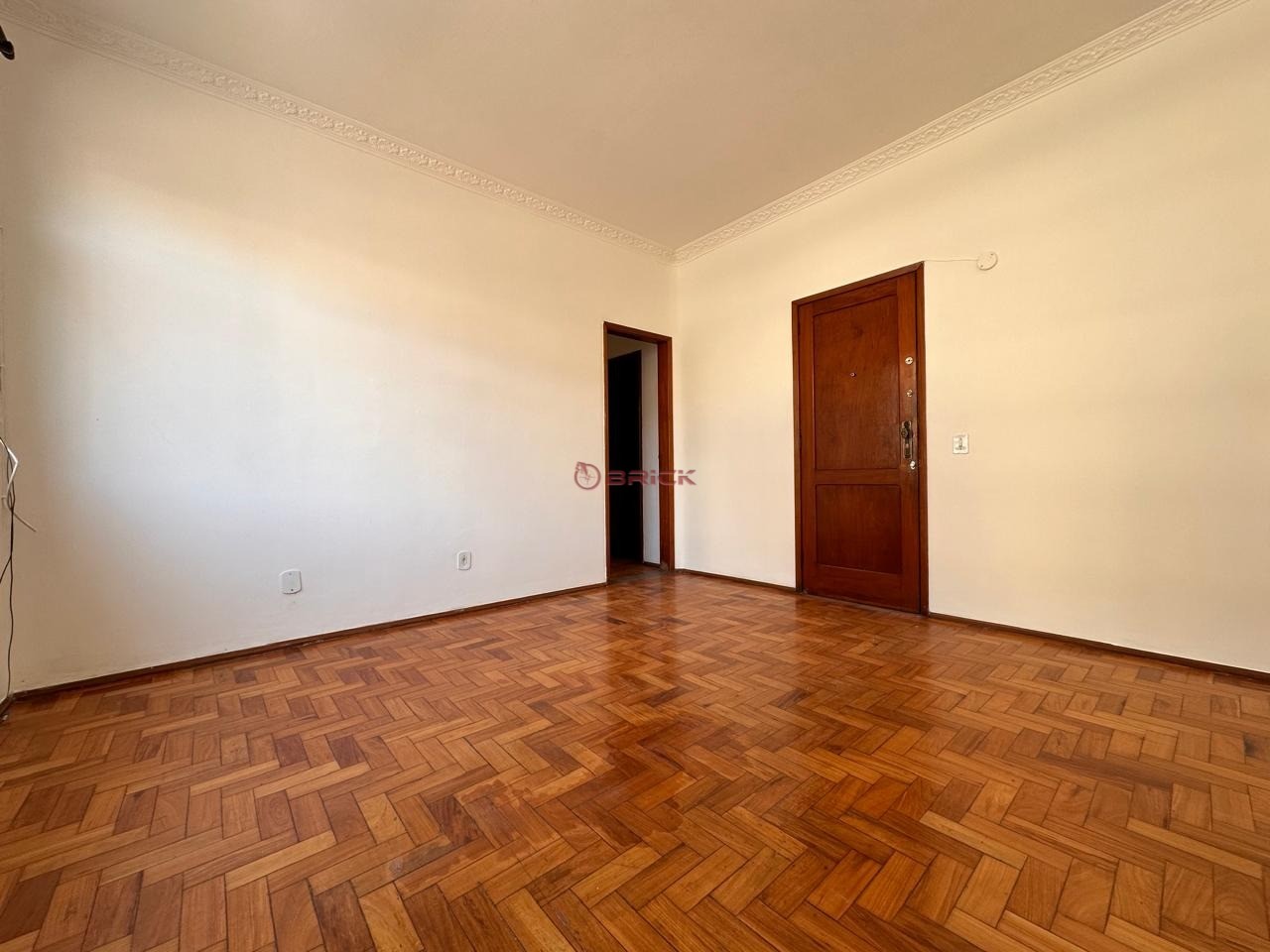 Apartamento à venda com 2 quartos, 75m² - Foto 2