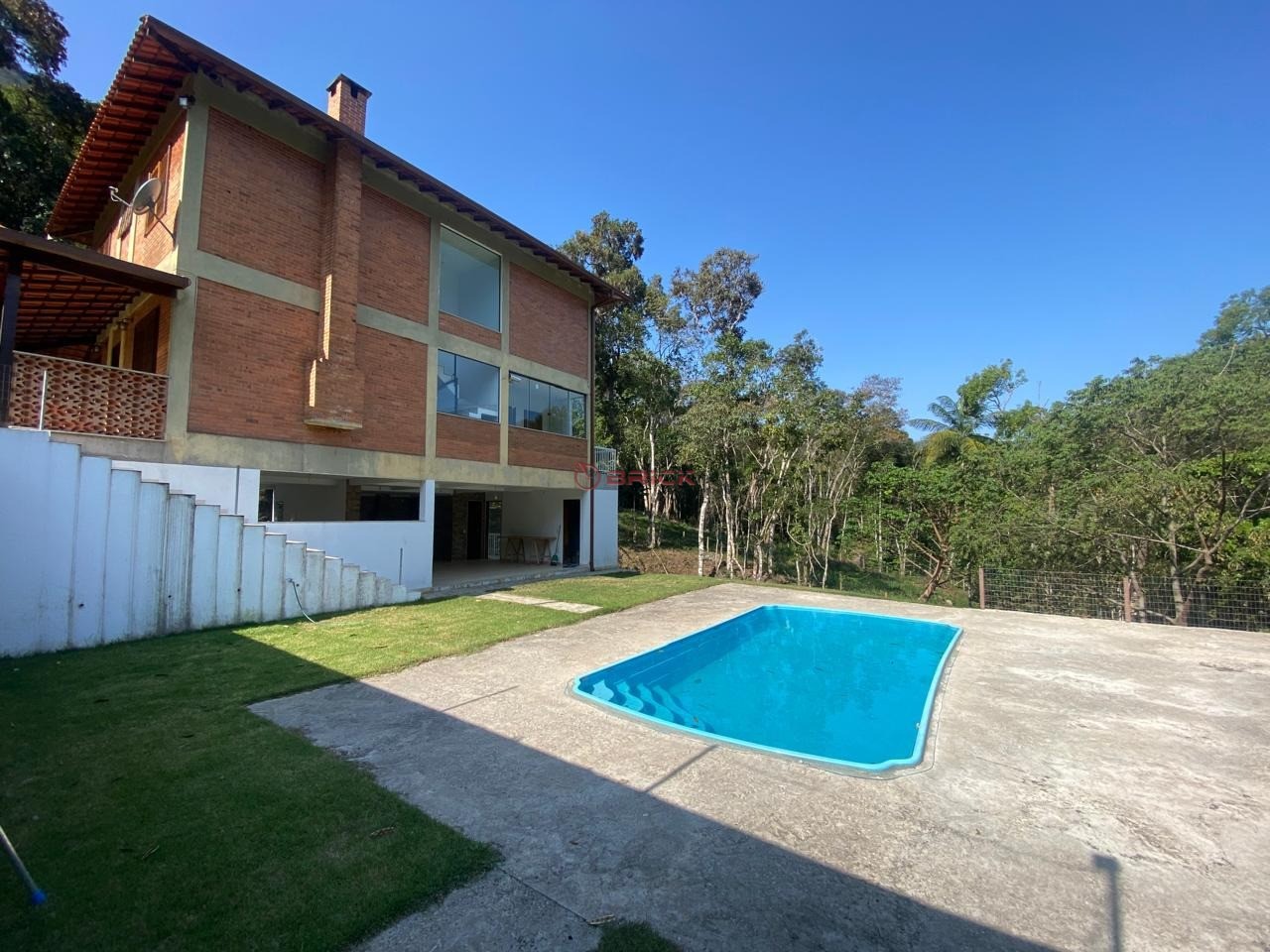 Casa à venda com 4 quartos, 250m² - Foto 2