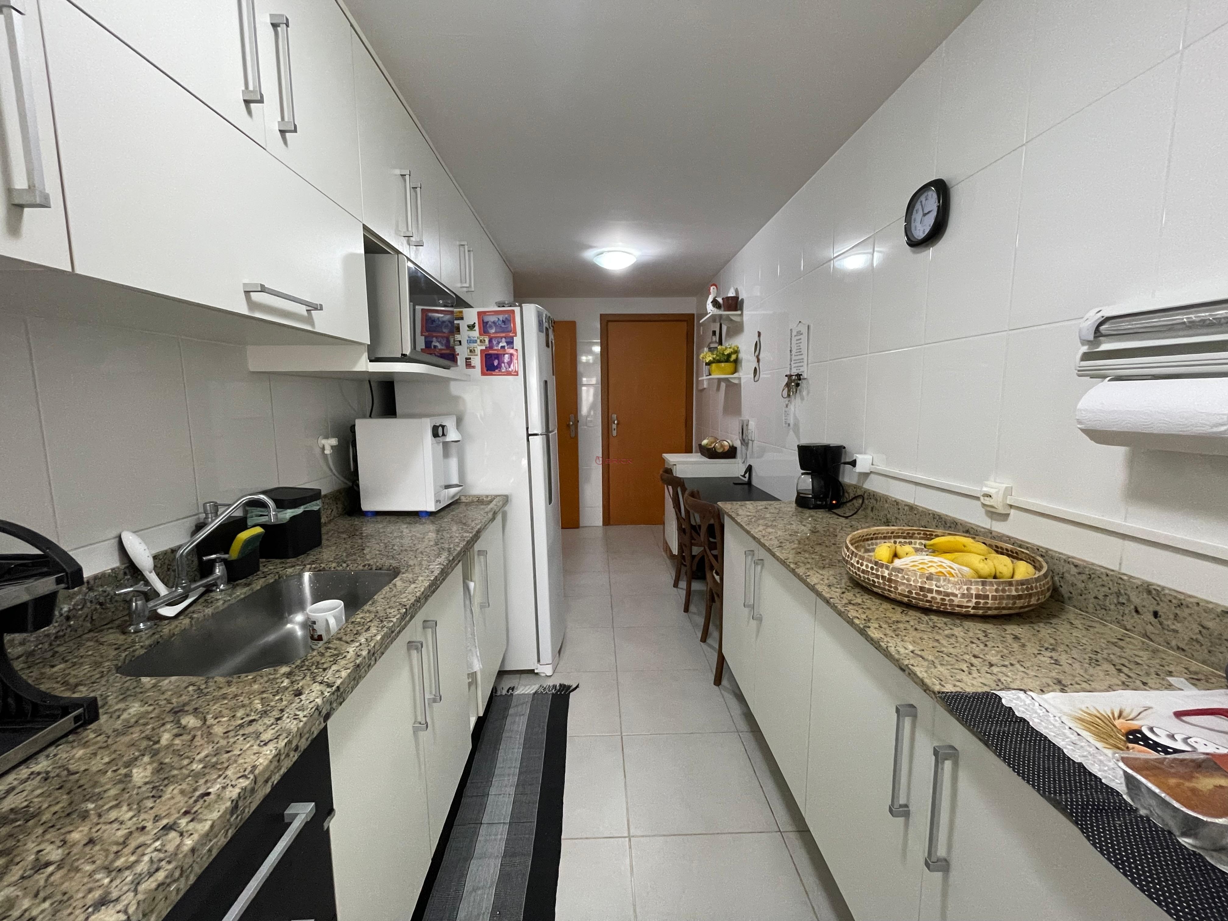 Apartamento à venda com 2 quartos, 82m² - Foto 11