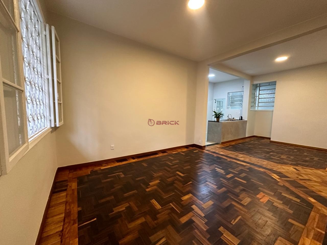 Apartamento à venda com 3 quartos, 94m² - Foto 4