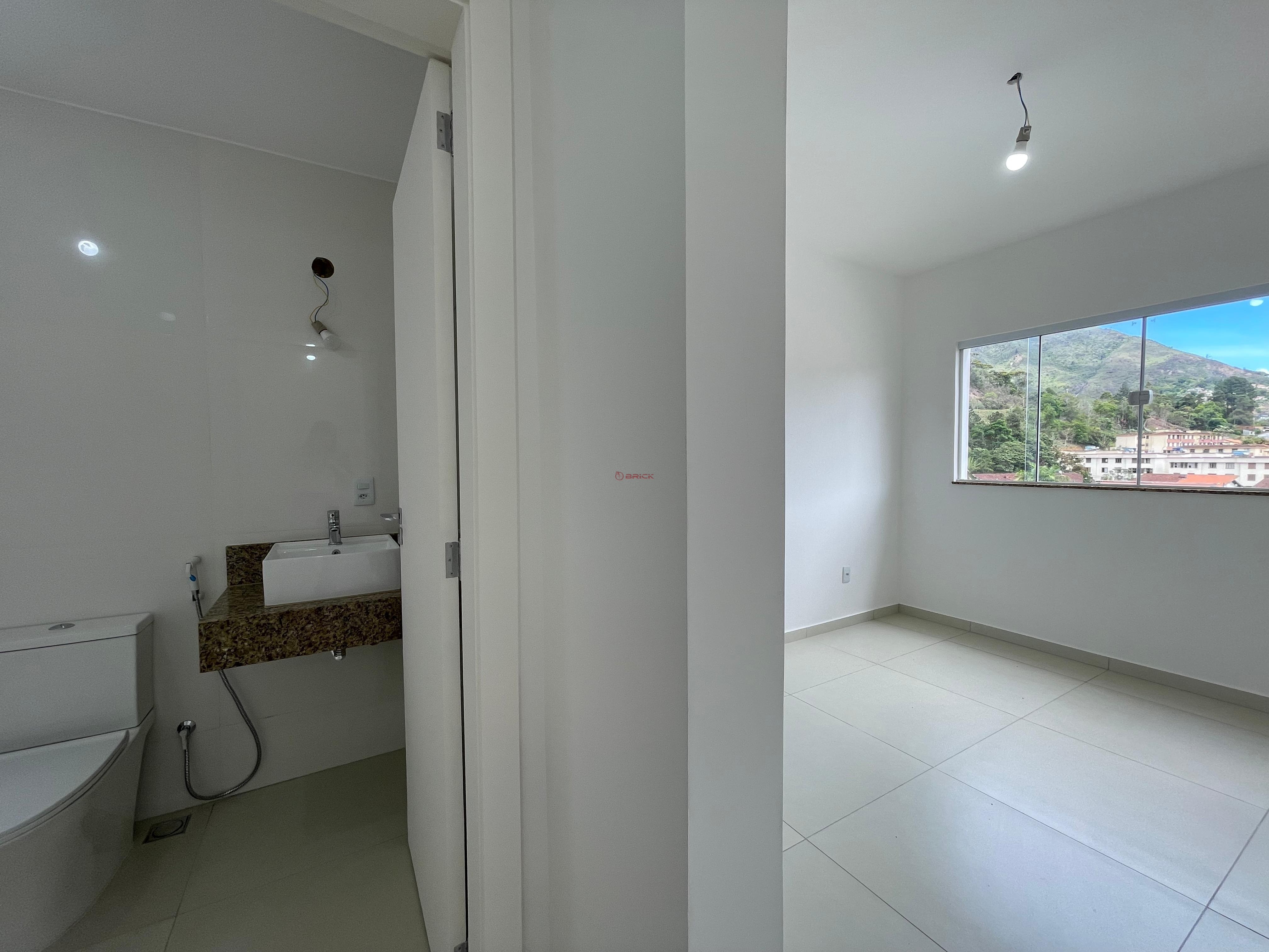 Casa à venda com 3 quartos, 210m² - Foto 8