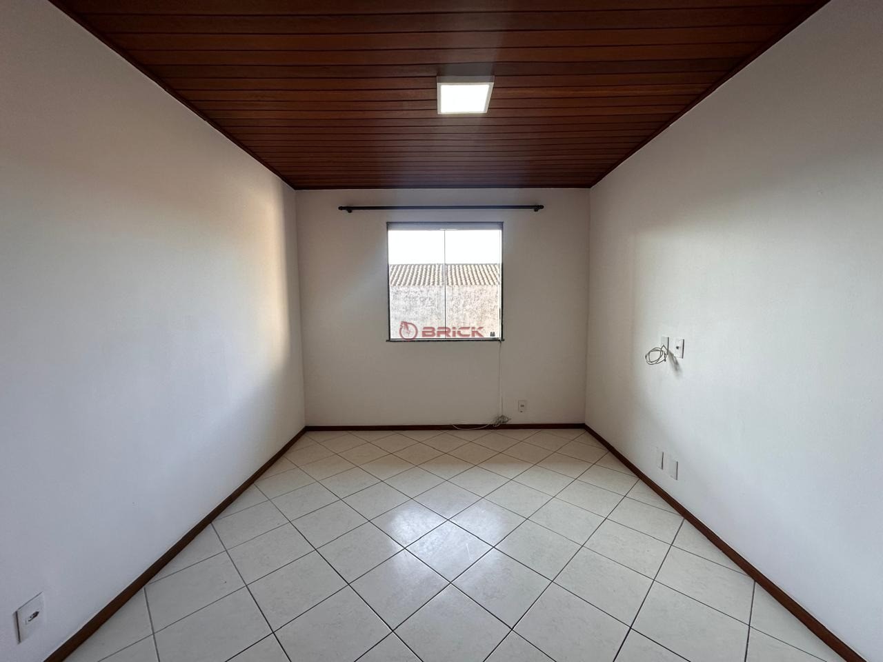 Casa à venda com 2 quartos, 70m² - Foto 3