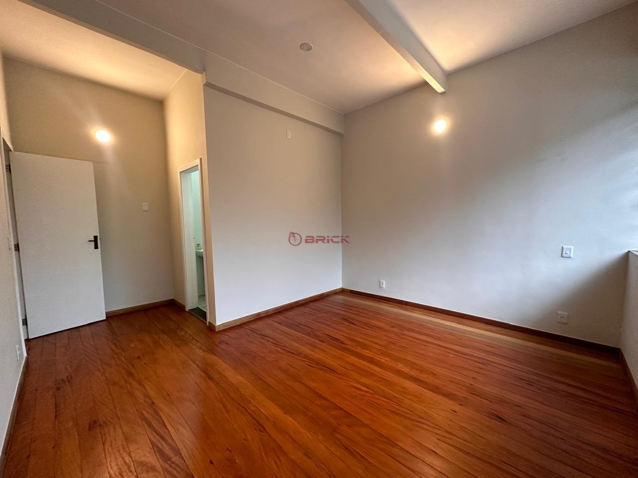 Apartamento à venda com 3 quartos, 94m² - Foto 8