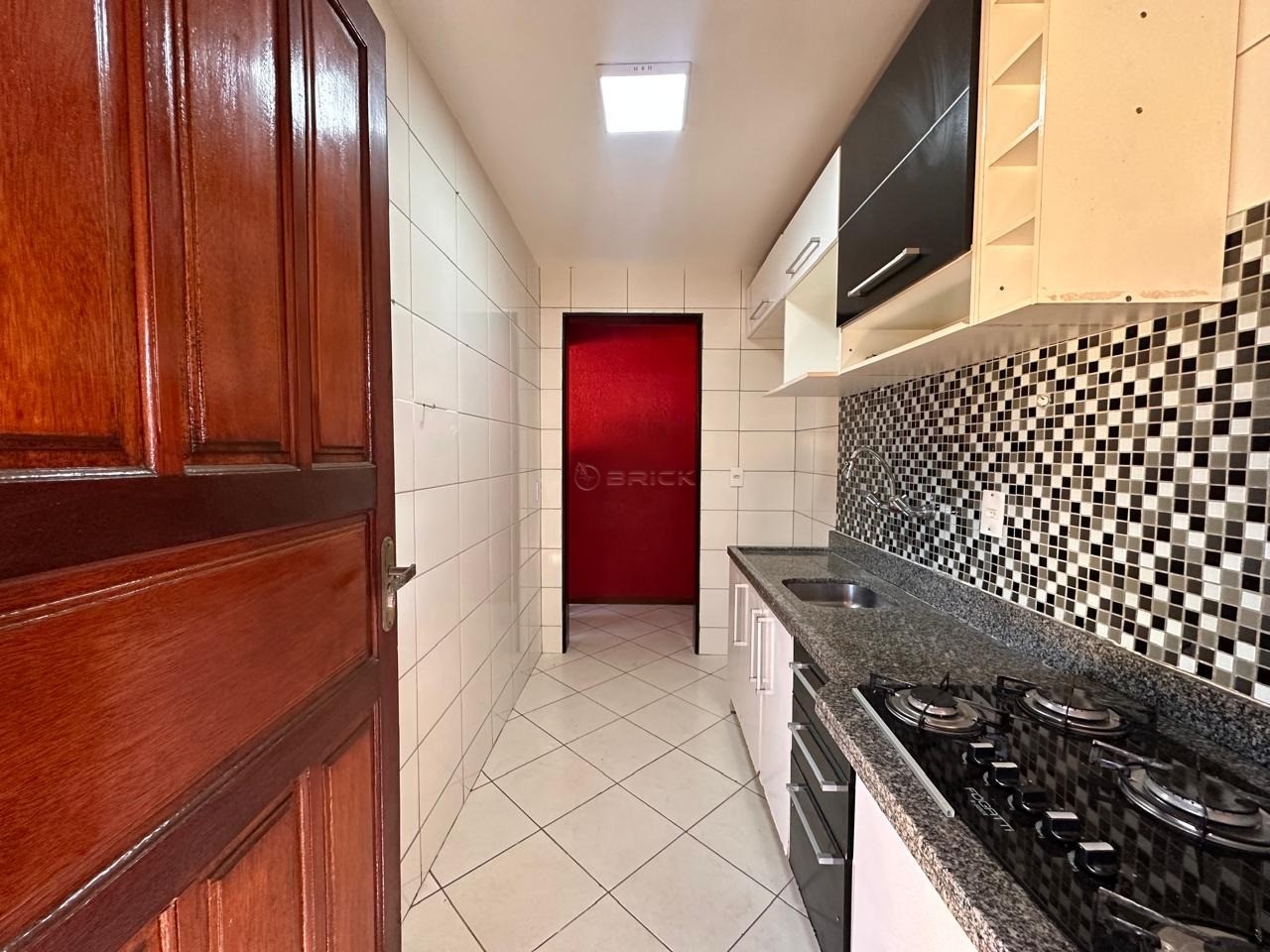 Casa à venda com 2 quartos, 70m² - Foto 10