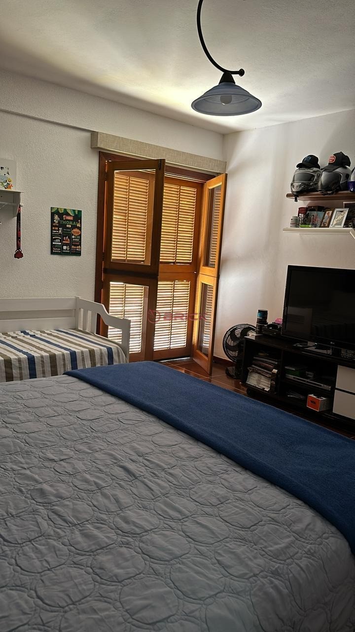 Casa para alugar com 3 quartos, 248m² - Foto 15