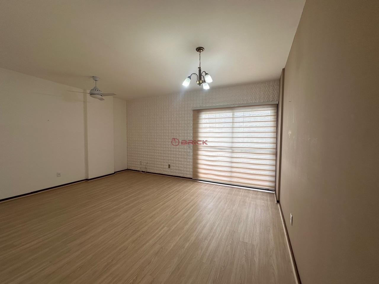 Apartamento para alugar com 2 quartos, 75m² - Foto 2