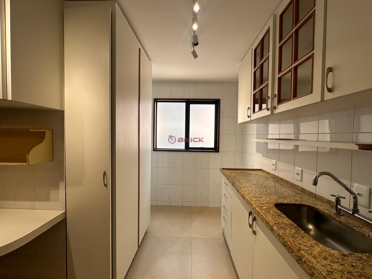 Apartamento para alugar com 2 quartos, 75m² - Foto 10