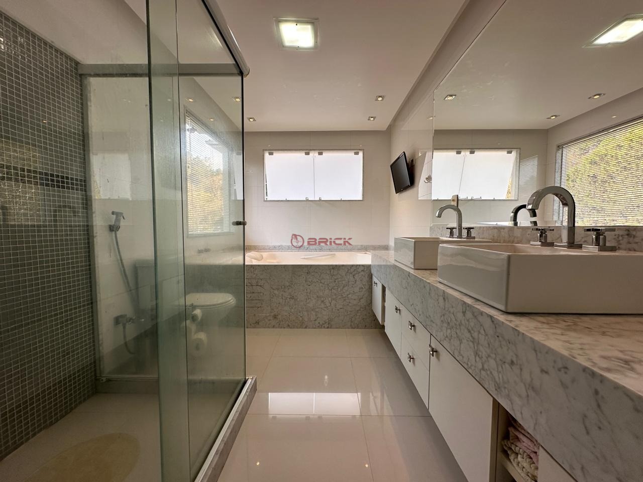 Casa à venda com 4 quartos, 270m² - Foto 18