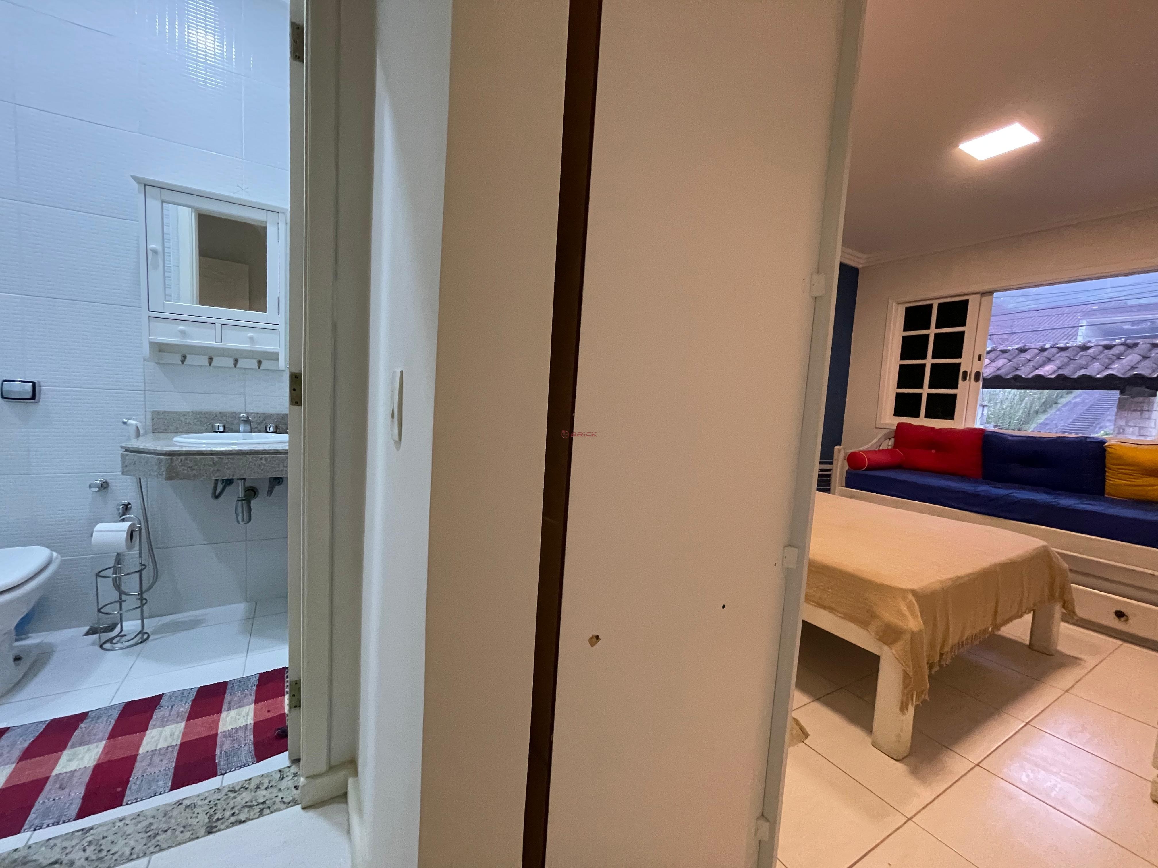 Casa à venda com 6 quartos, 450m² - Foto 10