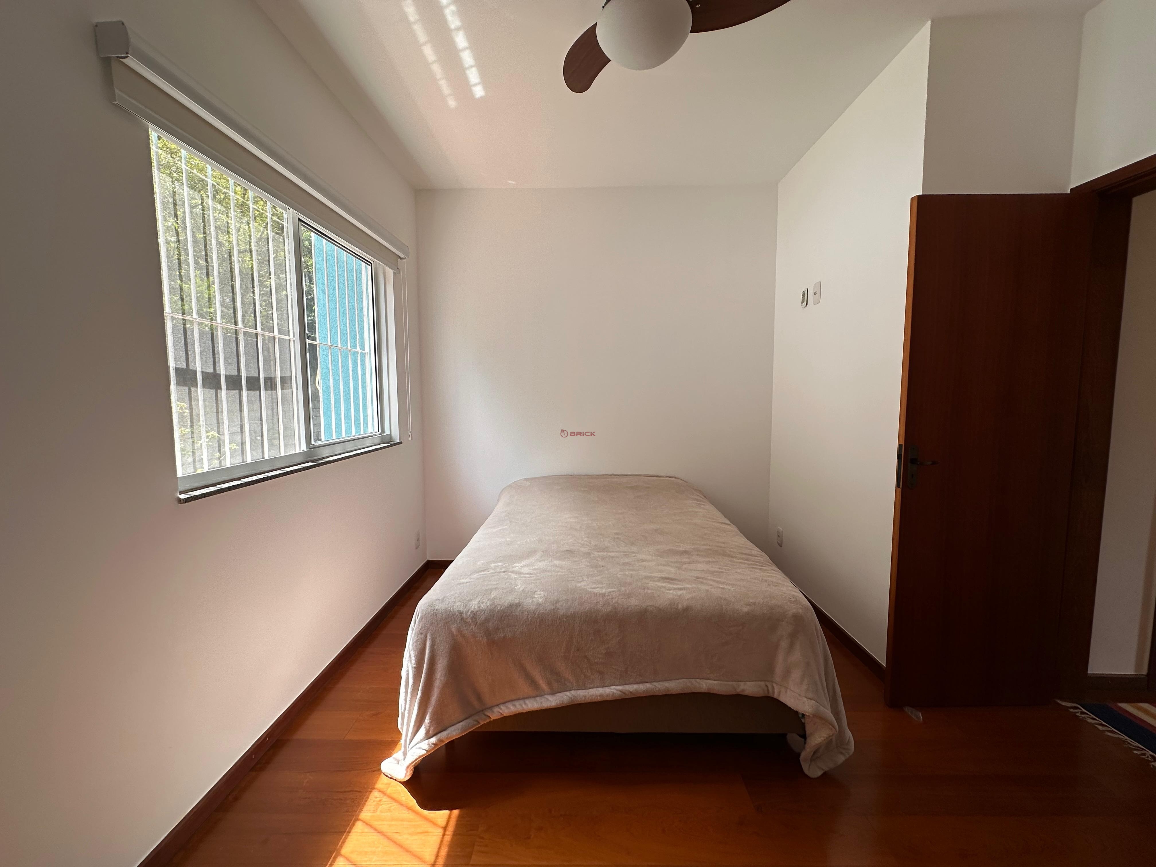 Casa à venda com 2 quartos, 80m² - Foto 11