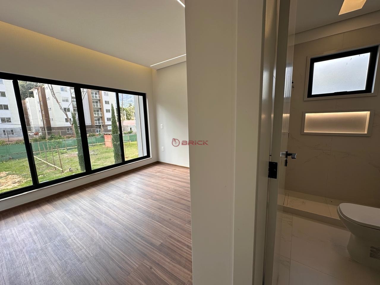 Casa à venda com 3 quartos, 200m² - Foto 14