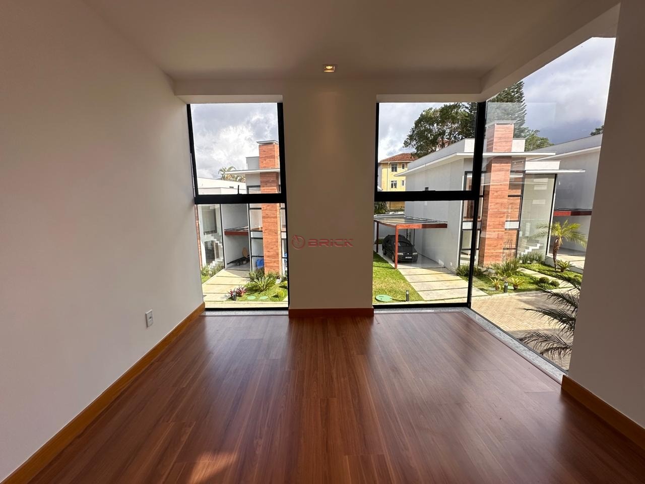 Casa à venda com 4 quartos, 160m² - Foto 3