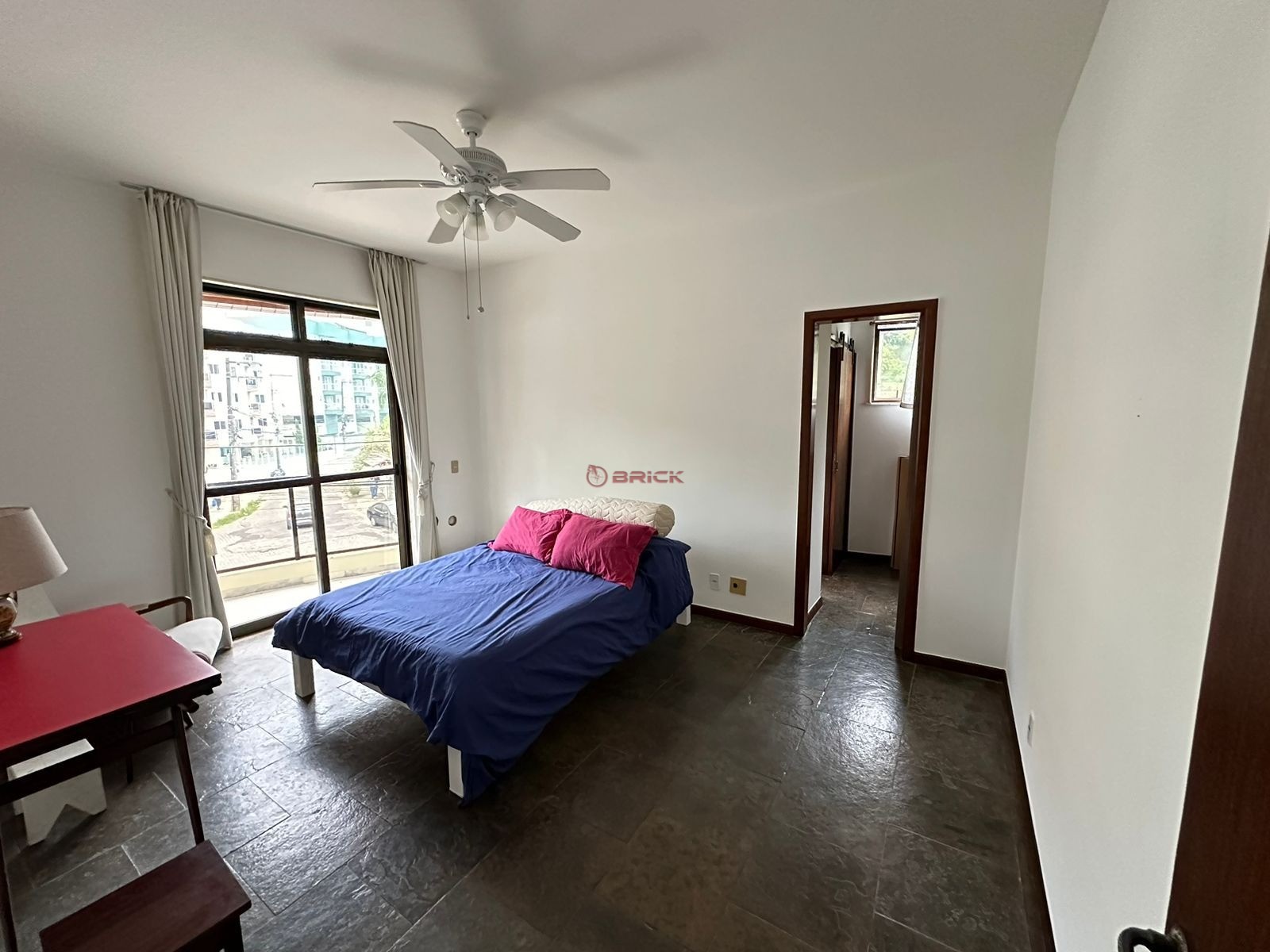 Apartamento para alugar com 2 quartos, 111m² - Foto 4