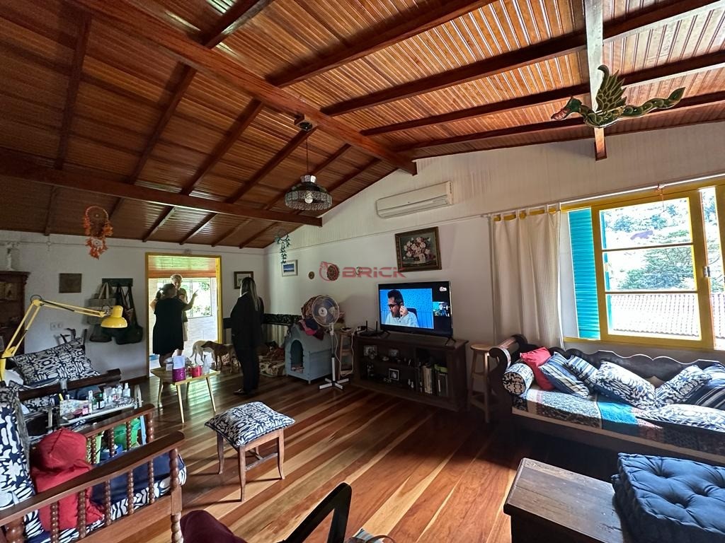 Casa para alugar com 3 quartos, 200m² - Foto 5