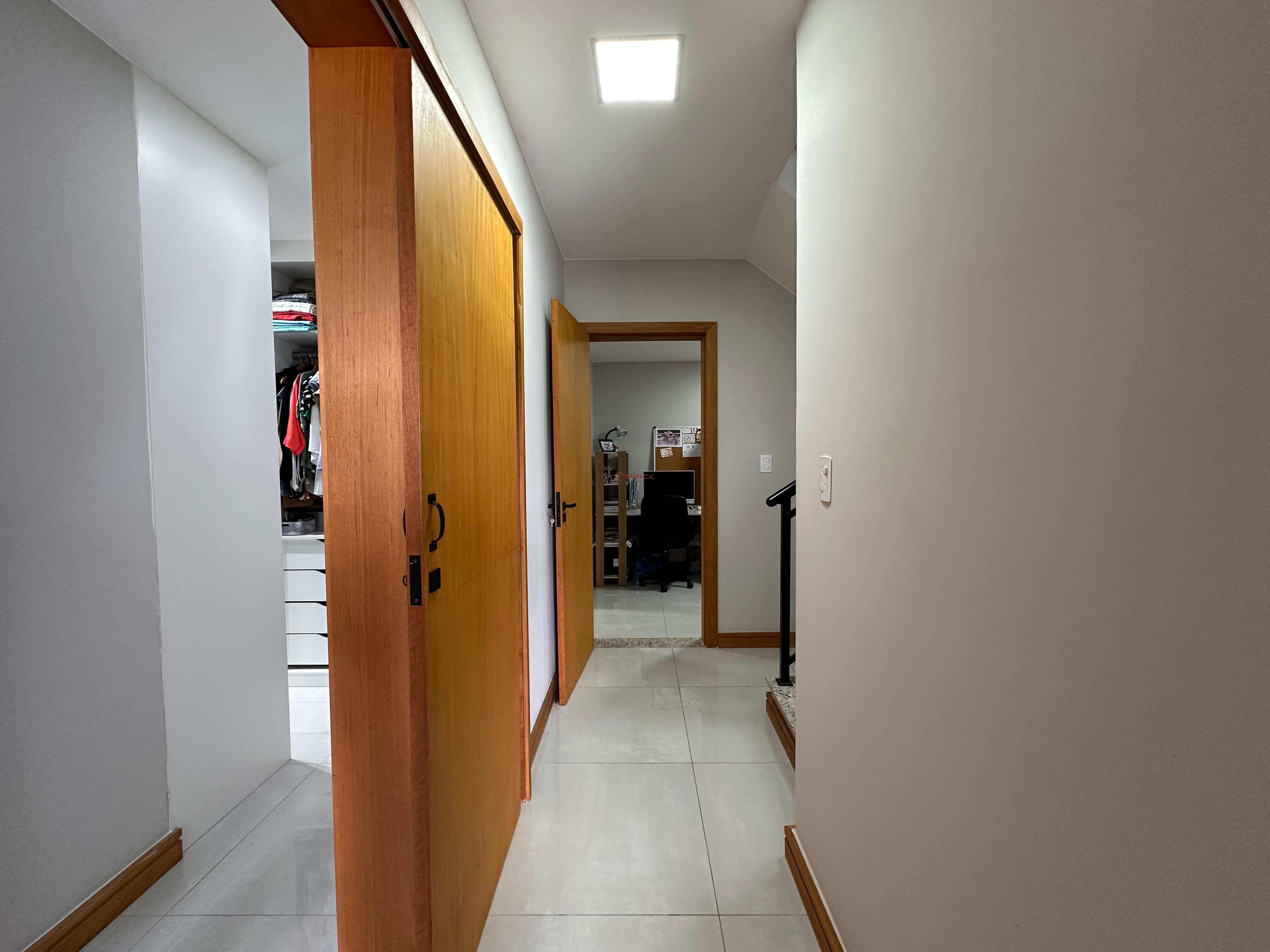 Casa à venda com 4 quartos, 297m² - Foto 24