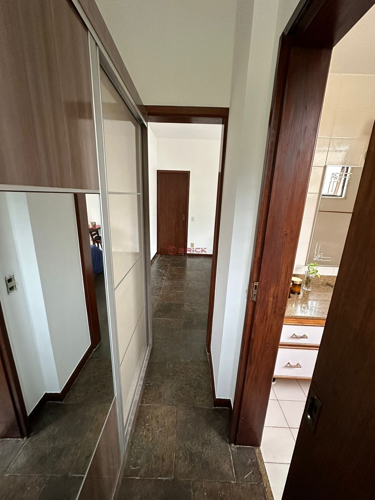 Apartamento para alugar com 2 quartos, 111m² - Foto 9